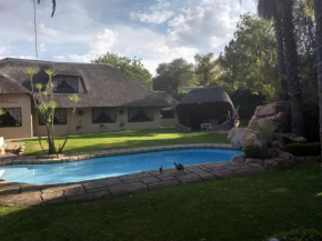  Villa Schreiner Guest House  Йоханнесбург